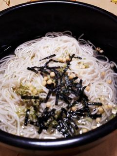 夏の夜食や軽食に☆冷やしお茶漬けそうめん-レシピのメイン写真