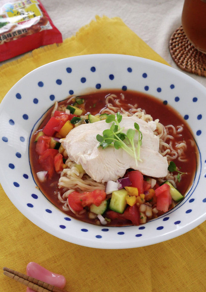 夏野菜と蒸し鶏の冷やしトマトラーメン-レシピのメイン写真