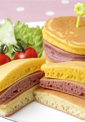 見た目もかわいい★カラフルホットケーキ-レシピのメイン写真