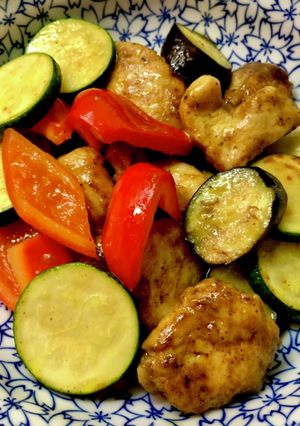 ハウスジャワカレー味 鶏胸肉 夏野菜炒め-レシピのメイン写真
