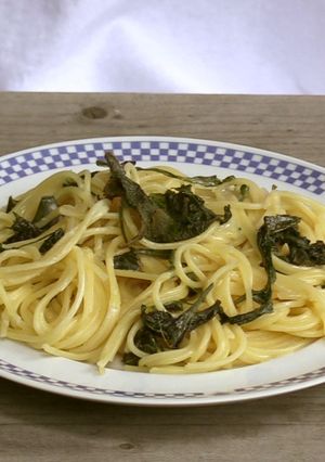 簡単！慶應大学SFCでとれた雑草パスタ-レシピのメイン写真