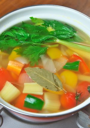 リメイク料理のベースになる「野菜スープ」-レシピのメイン写真