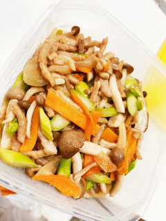 野菜たっぷり豚肉の細炒め-レシピのメイン写真
