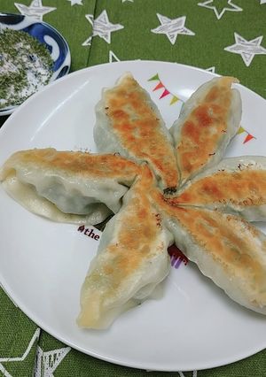 バジル大量消費！餃子！-レシピのメイン写真