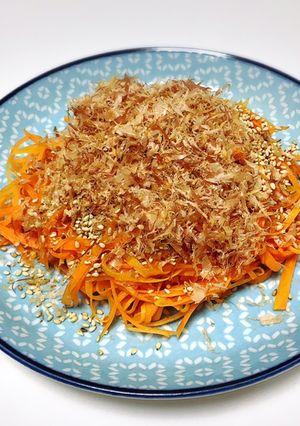 人参の塩炒め　鰹節胡麻たっぷりで！-レシピのメイン写真