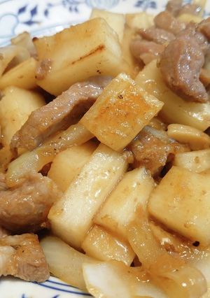 隠し味はどろソース♪豚肉と山芋の炒め物-レシピのメイン写真