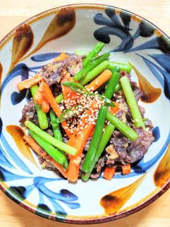 牛タンとニンニクの芽に青唐辛子の味噌炒め-レシピのメイン写真