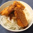 秘伝のごまみそーすが濃厚!まぐろカツ丼