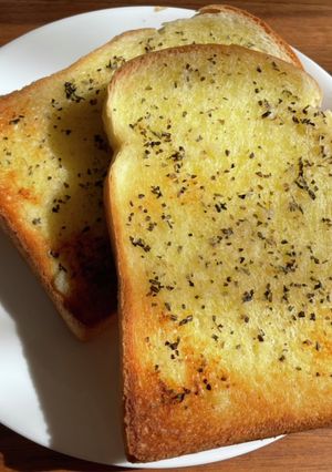 食パンで作るガーリックトースト-レシピのメイン写真