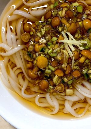 旨味たっぷり！なめこ入り山形のダシ麺-レシピのメイン写真