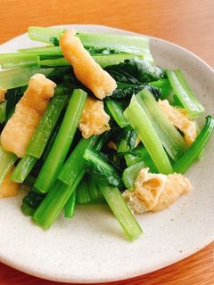お弁当にも!小松菜と油揚げの塩炒め-レシピのメイン写真