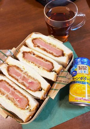 ハムカツサンドとコーンスープ-レシピのメイン写真