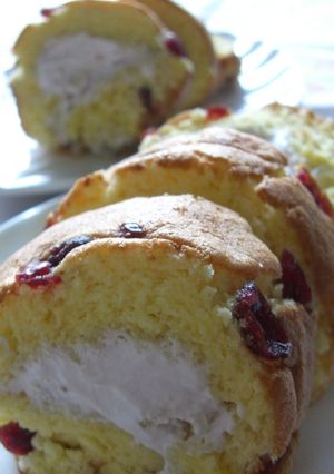 クランベリーの米粉ロールケーキ-レシピのメイン写真