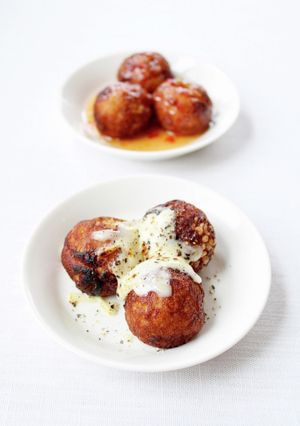 味変で♪【揚げたこ焼き（チーズ＆チリ）】-レシピのメイン写真