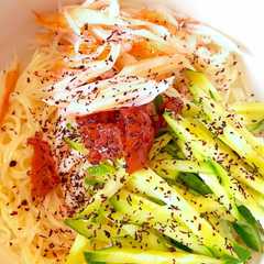 รูปของ ドレッシングで食べるサラダそうめん