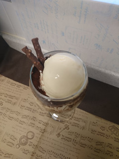 コーヒーゼリーとティラミスの三日月パフェ-レシピのメイン写真