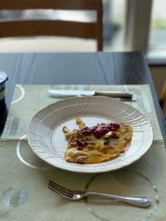 簡単☆レタスとハムのオープンオムレツ-レシピのメイン写真