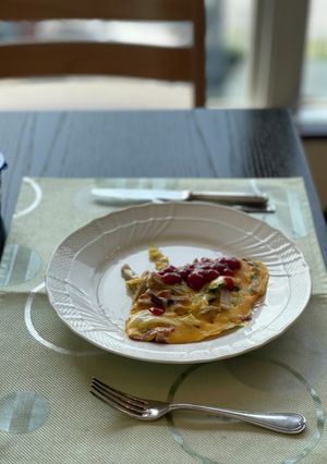 簡単☆レタスとハムのオープンオムレツ-レシピのメイン写真