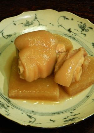 コラーゲンたっぷり！プルプル豚足と大根煮-レシピのメイン写真
