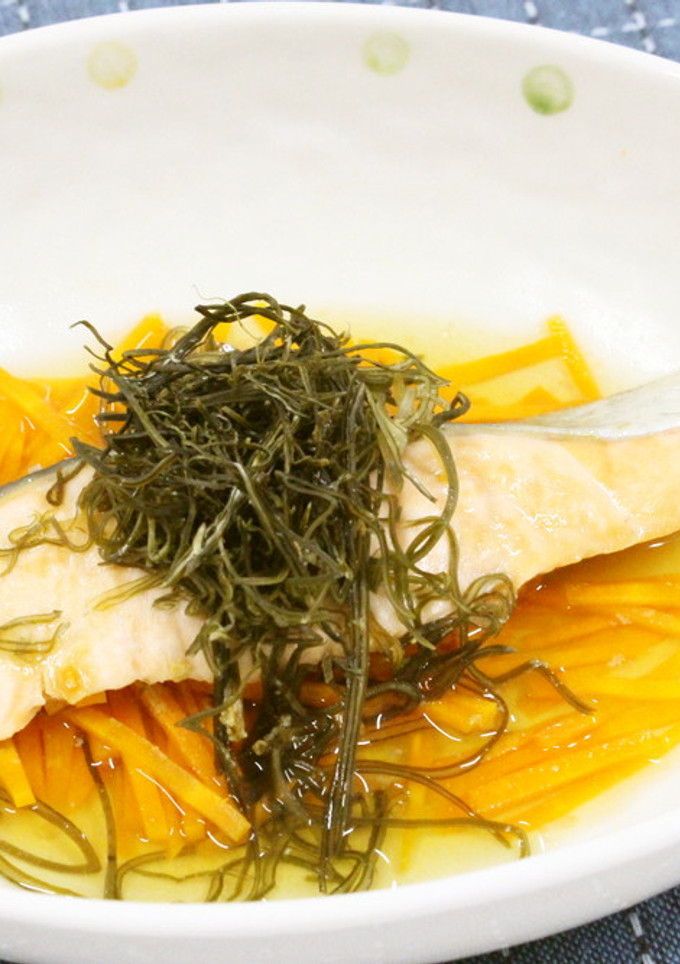 鮭ときざみ昆布の酒蒸し-レシピのメイン写真