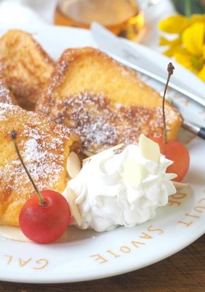 ふわふわホイップ添え♪フレンチトースト-レシピのメイン写真