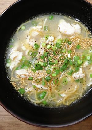 サラダチキンで鶏白湯風ラーメン-レシピのメイン写真