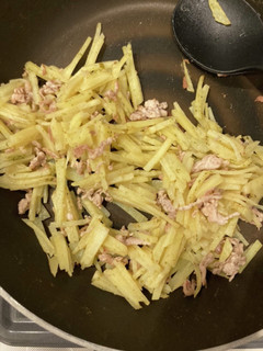 【離乳食完了期】豚肉とじゃが芋の細切炒め-レシピのメイン写真