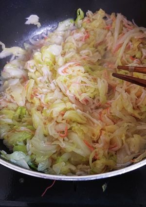 キャベツの大量消費★キャベカニ炒め-レシピのメイン写真