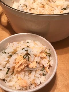 骨なし鮭の切身で☆鮭バター炊き込みごはん-レシピのメイン写真