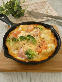 洋風野菜ミックスでオープンオムレツ-レシピのメイン写真
