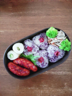 JK☆コロコロゆかりおにぎり弁当♪-レシピのメイン写真