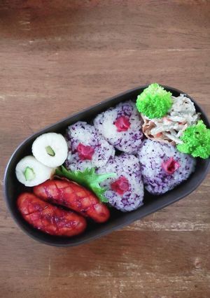 JK☆コロコロゆかりおにぎり弁当♪-レシピのメイン写真