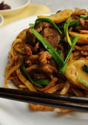 薄切りトック入りしびれ味噌焼きそば-レシピのメイン写真
