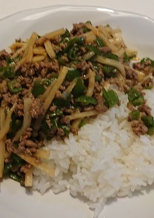 ダシダと豆板醤でチンジャオロース丼-レシピのメイン写真