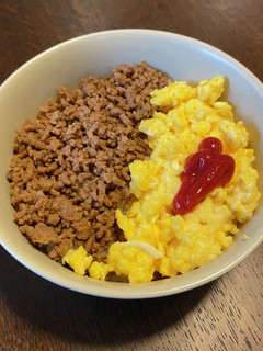 簡単に出来る二色丼(チーズ入り)-レシピのメイン写真