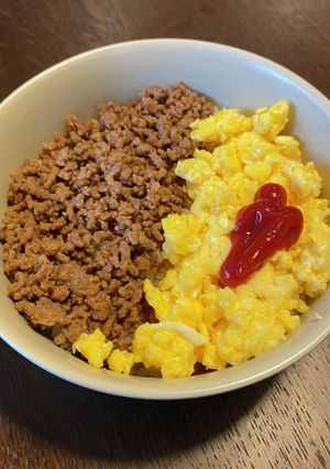 簡単に出来る二色丼(チーズ入り)-レシピのメイン写真