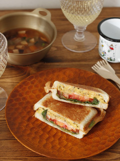 スクランブルエッグのホットサンド-レシピのメイン写真