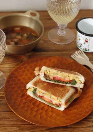スクランブルエッグのホットサンド-レシピのメイン写真