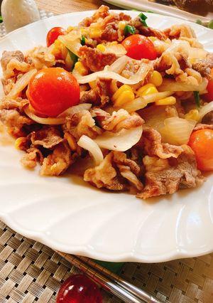 牛肉とトマトとコーンの焼き肉のタレ炒め-レシピのメイン写真