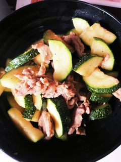 豚肉とズッキーニの炒め物-レシピのメイン写真