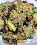 大豆ひき肉で茄子ズッキーニの汁なし麻婆風