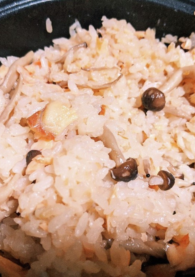 サケとしめじのご飯-レシピのメイン写真
