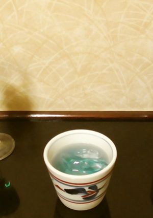 色が変化するブルーの水割り-レシピのメイン写真
