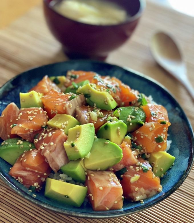 サーモンポキ丼-レシピのメイン写真