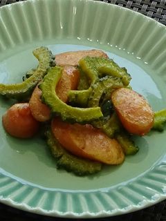簡単給食 ウインナーとゴーヤのカレー炒め-レシピのメイン写真