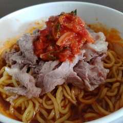 รูปของ 牛しゃぶの激辛冷やしラーメン