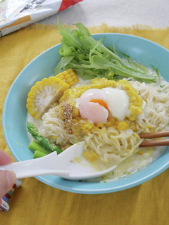 コーンクリームと温泉卵の冷やし塩ラーメン-レシピのメイン写真