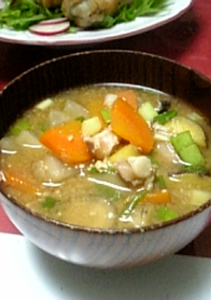 根菜と鶏ひざ軟骨の煮込み味噌汁-レシピのメイン写真