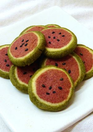 ビーツと晩茶のサクサクすいかクッキー-レシピのメイン写真