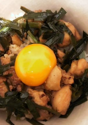 ニラ玉丼-レシピのメイン写真